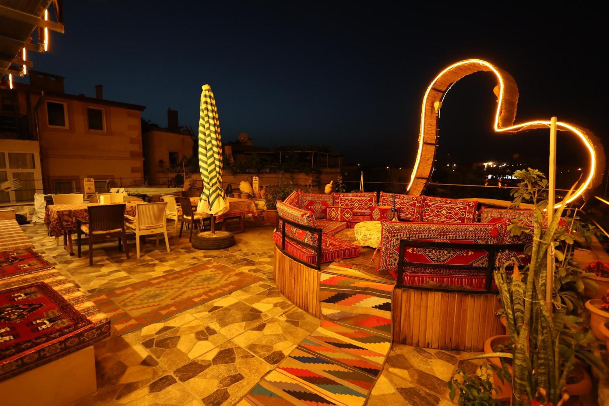 Lucky Luke Stone House Appartement Göreme Buitenkant foto